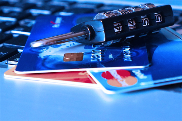 信用卡逾期而被冻结，如何解冻？